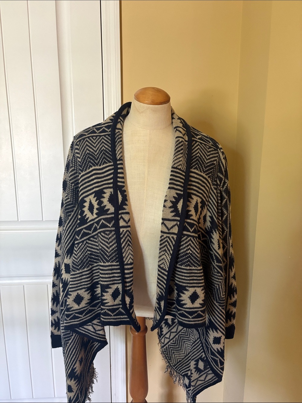 Cato Black and Cream Geometric Open-Front Cardigan